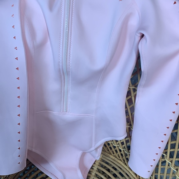 NWOT Gigi C RILEY PINK Surfsuit SIZE LARGE - Picture 3 of 6